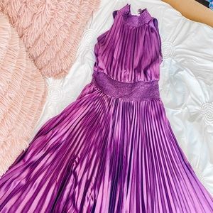 DO+BE Pleated Midi Dress Size M